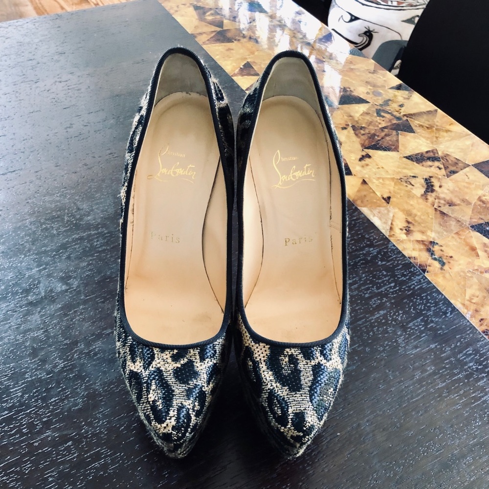 Christian Louboutin Jacquard Leopard Print Pumps - Picture 5 of 9